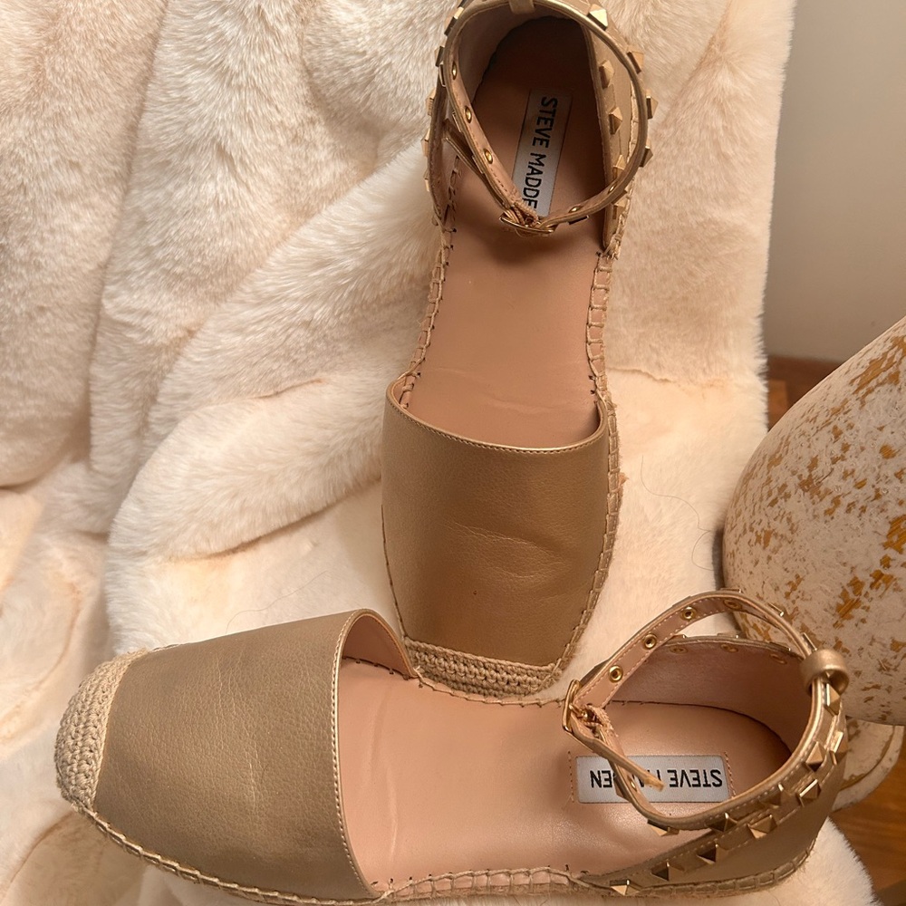 Steve Madden Shoes Gold Leather
Espadrilles ColorGold/Tan Sz8.5